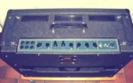 Tra gli amplificatori presenti in studio, a disposizione dei clienti c'e' anche un mitico Vox AC-30 del 1978. Un suono inimitabile, ben lontano da simulatori e plugins. Ascoltare per credere!